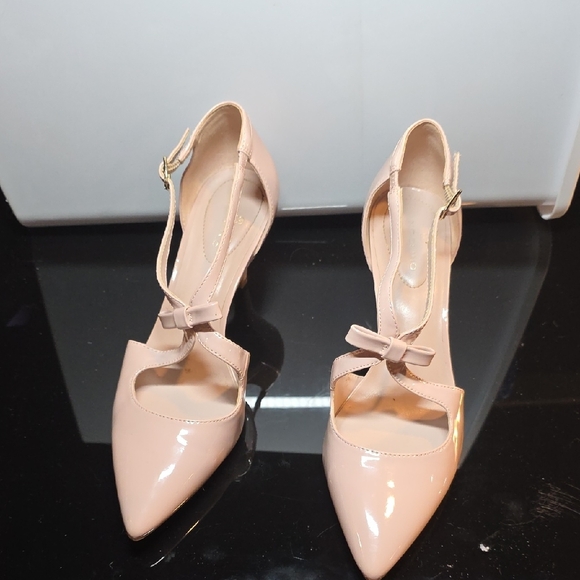 Bandolino Nude Pink Heels with Bow Detail - Picture 5 of 5